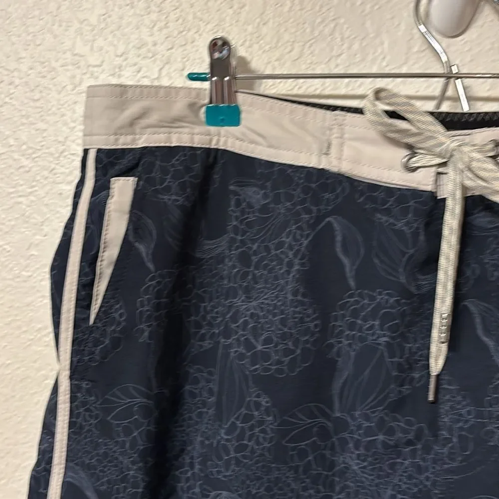 Vuori Cruise Board Shorts Size 38